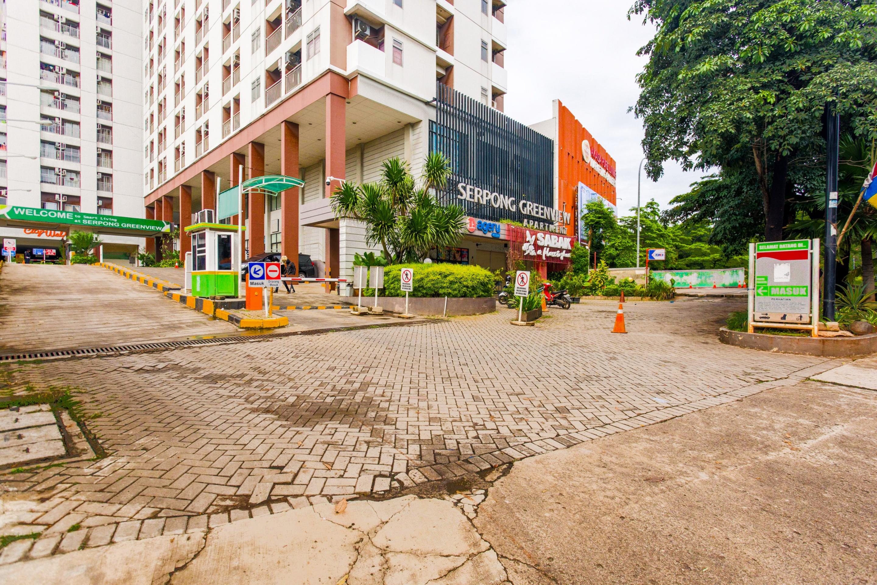 Oyo 2582 Apartemen Serpong Green View Tangerang Exteriör bild